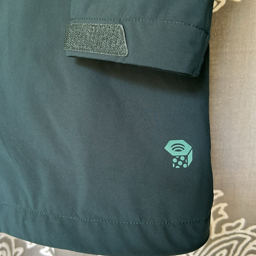 Mountain Hardware Medium Parka / Rain Jacket Neve… - image 4